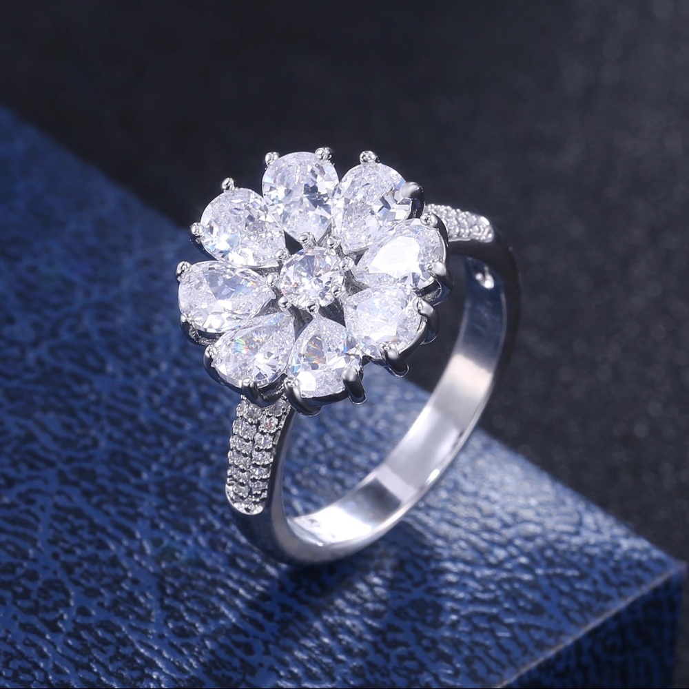 New 925 Silver Flower Diamond Women’s Ring - Picture 2 of 6